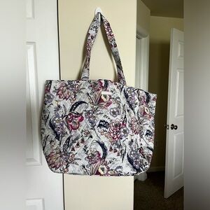 LIKE NEW Vera Bradley Grand Tote - Hummingbird Park